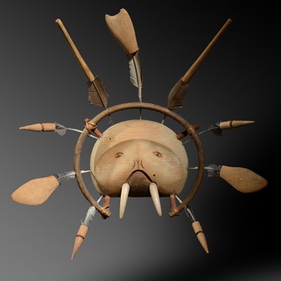 Objets Eskimos et Polynésiens